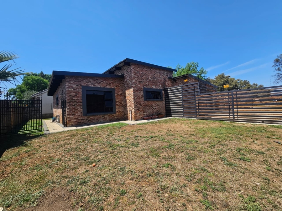 3 Bedroom Property for Sale in Van Der Hoff Park North West